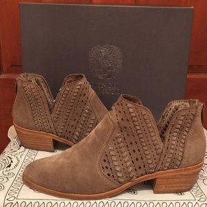 Vince Camuto Tan “Prasata” Suede Bootie sz 8.5